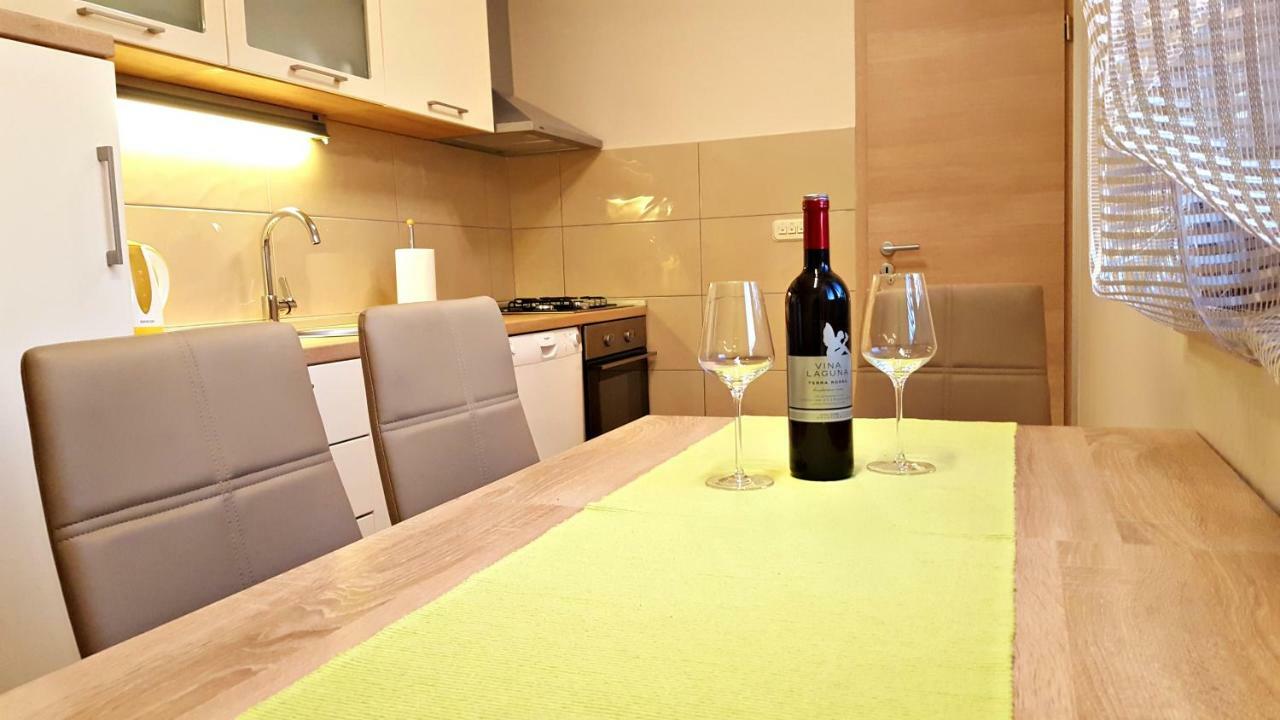 Apartment Tara Pula Ngoại thất bức ảnh