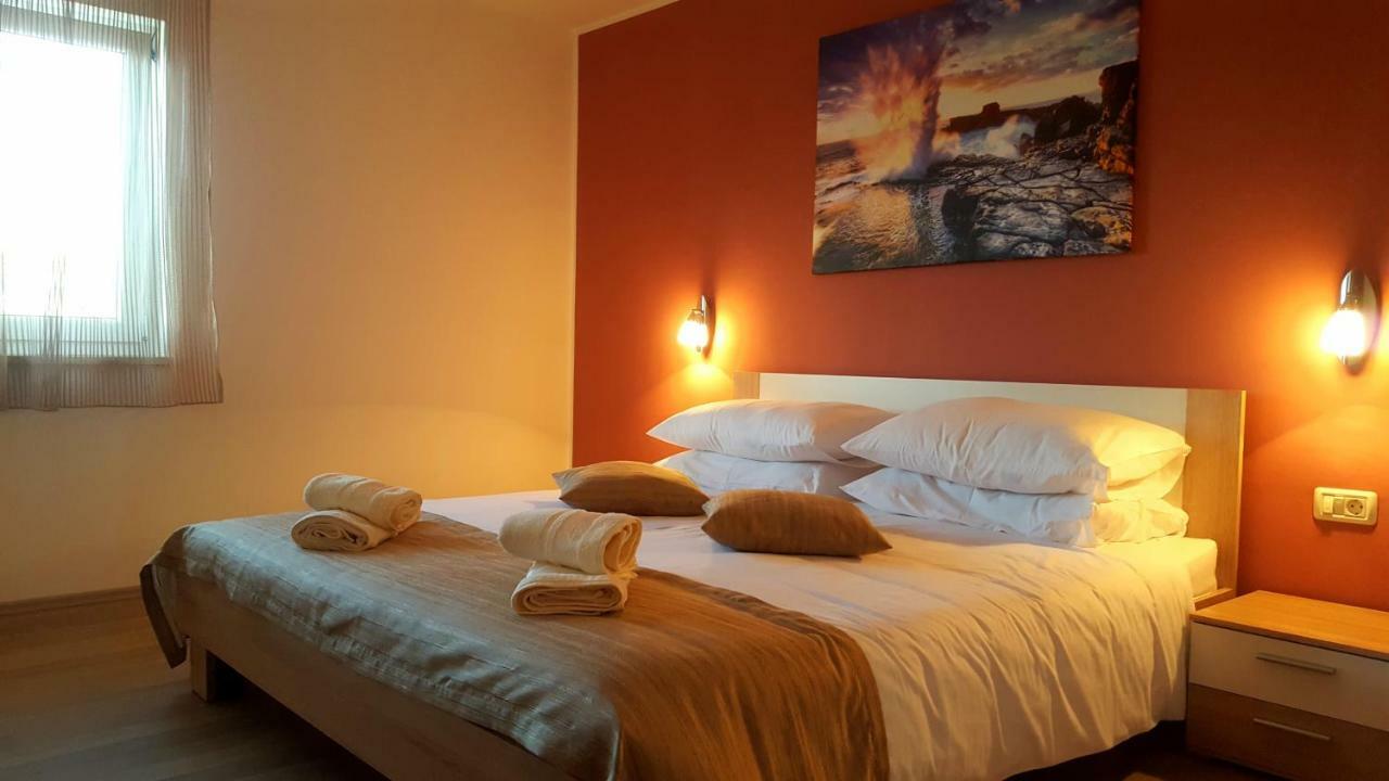 Apartment Tara Pula Ngoại thất bức ảnh